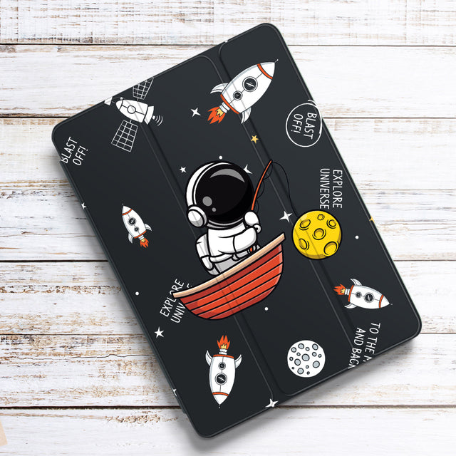 Protective astronaut case for iPad with pencil holder-Tabletory-Let's go fishing-iPad Pro 11 inch 2020-
