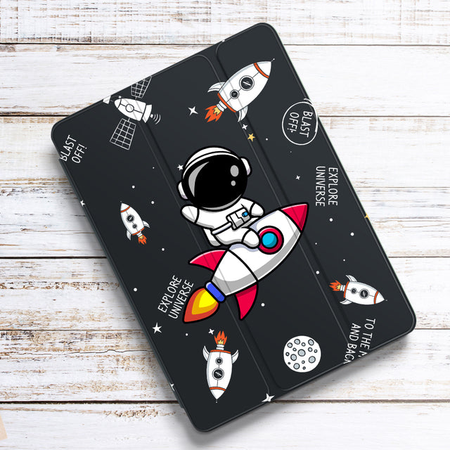 Protective astronaut case for iPad with pencil holder-Tabletory-Fly me to the moon-iPad Pro 11 inch 2020-
